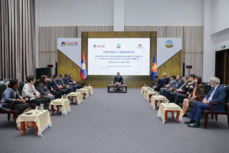  Prime Minister Welcomes ASEAN Capital Mayors in Vientiane